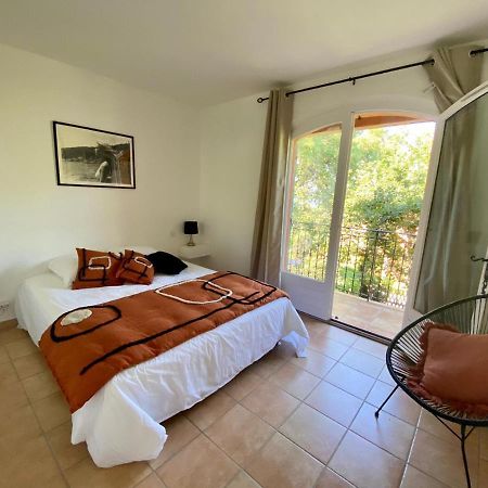 סן טרופז Villa Vue Mer Donnant Sur Le Golfe De St Tropez, 2 Chambres, 6 Pers, Piscine Commune מראה חיצוני תמונה