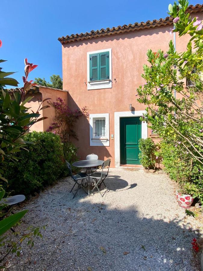 סן טרופז Villa Vue Mer Donnant Sur Le Golfe De St Tropez, 2 Chambres, 6 Pers, Piscine Commune מראה חיצוני תמונה