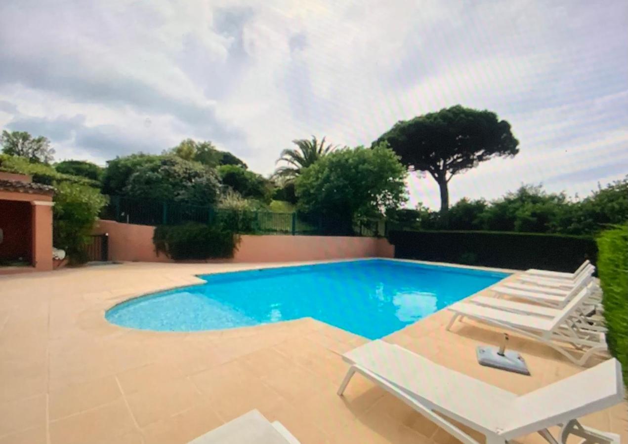 סן טרופז Villa Vue Mer Donnant Sur Le Golfe De St Tropez, 2 Chambres, 6 Pers, Piscine Commune מראה חיצוני תמונה