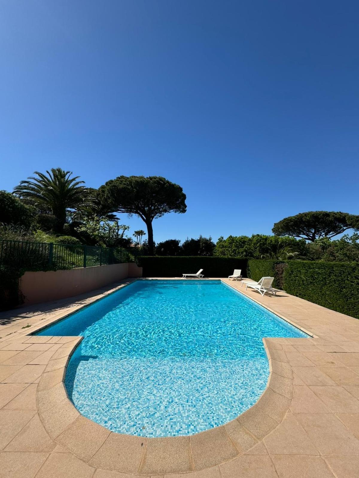 סן טרופז Villa Vue Mer Donnant Sur Le Golfe De St Tropez, 2 Chambres, 6 Pers, Piscine Commune מראה חיצוני תמונה